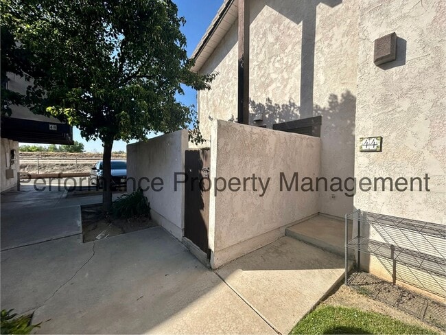 Charming 2 Bed/1 Bath Westchester Condo w/... - Charming 2 Bed/1 Bath Westchester Condo w/...