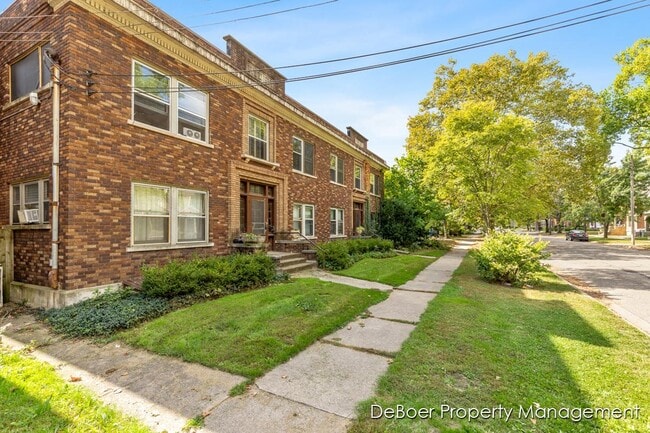 Photo - 301 W Dutton St