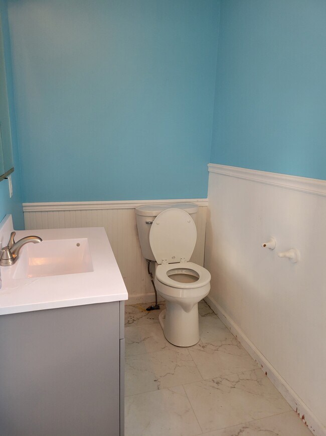 Bathroom - 610 N 18th St Unit Lower