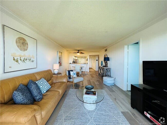 Building Photo - 10044 S Ocean Dr Unit 203 Rental