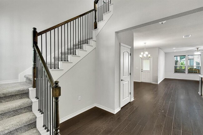 Photo - 9111 Gage Dr