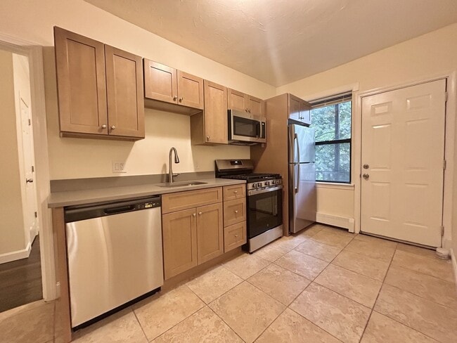 435 Walnut Ave Unit 6