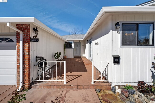 Photo - 1450 Kolln St