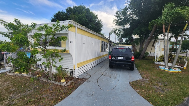 Photo - 2023 St Lucie Blvd House