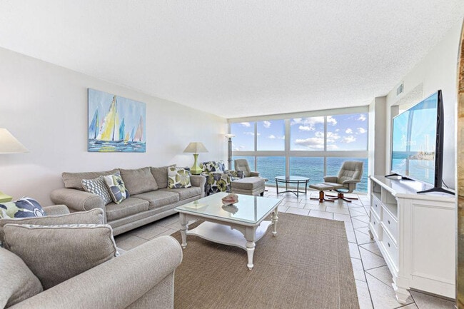 Building Photo - 1007 W Beach Blvd Rental