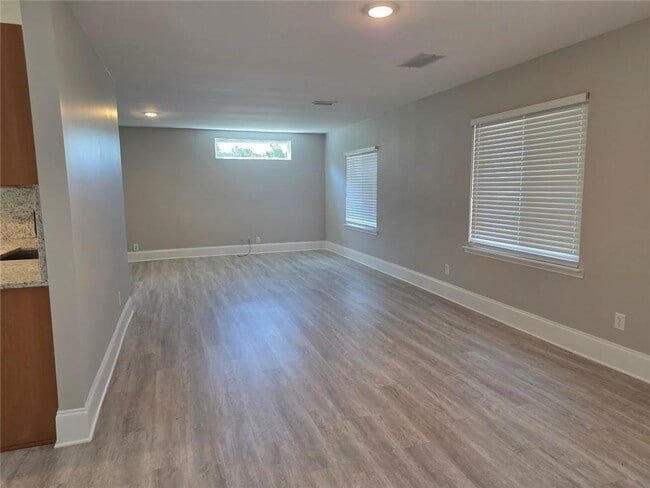 Photo - 115 Cedarcrest Dr