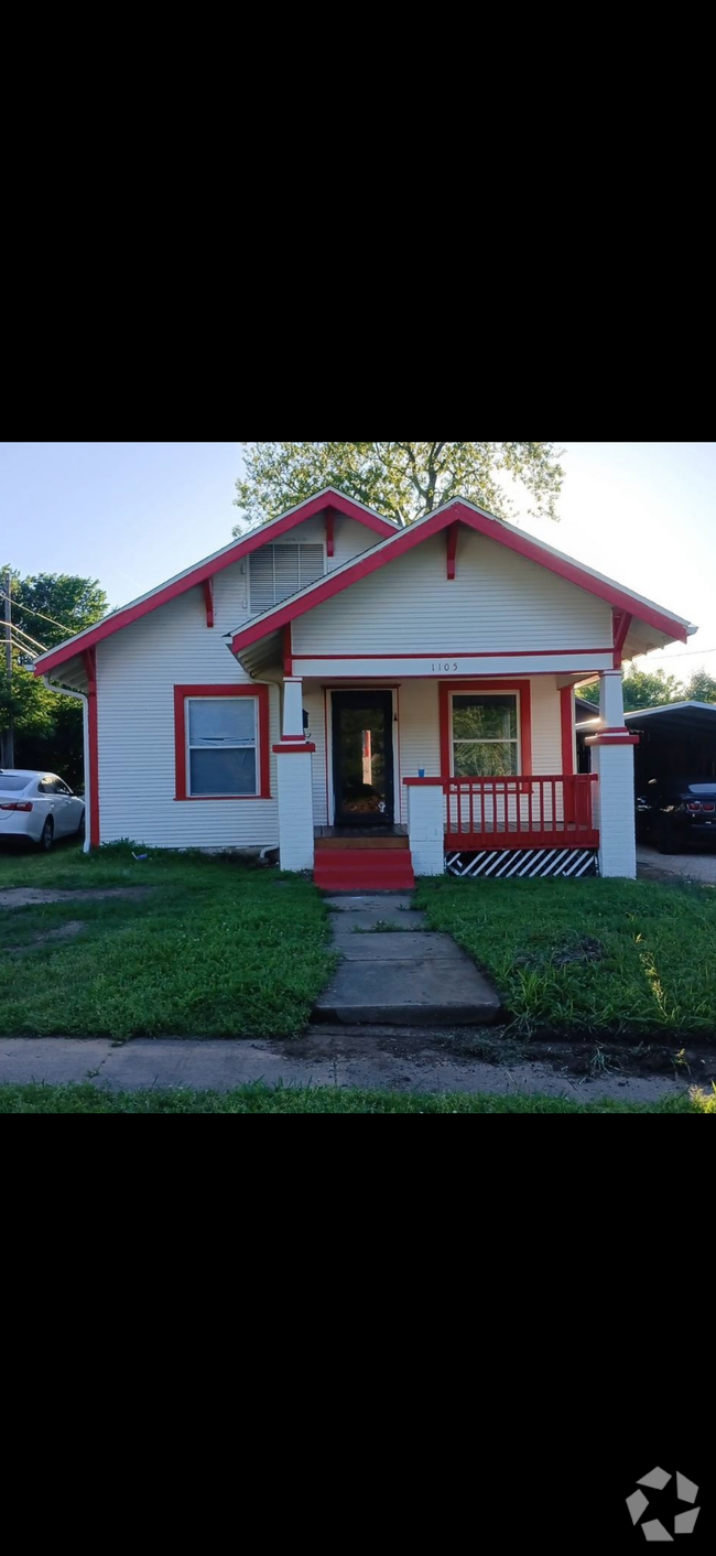 Building Photo - 1105 5th St Rental