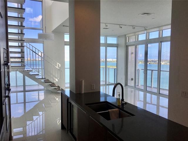 Photo - 601 NE 27th St Unidad 1906