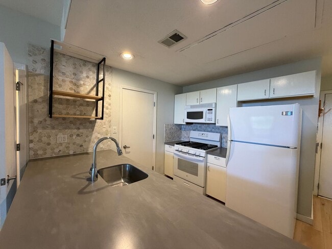 Photo - Cute 2 Bedroom 1.5 Bathroom Located In Downtown Albuquerque!