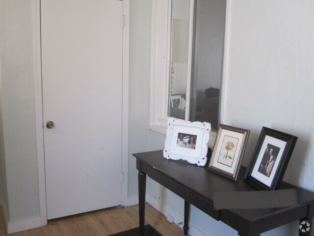 Building Photo - 538 East Ave Rental