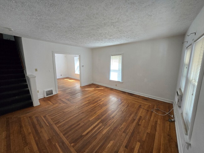 Building Photo - 1047 Murray Ave Rental