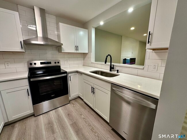 Photo - 267 Melba St Unit B19