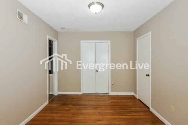 Photo - 5070 Quince Rd