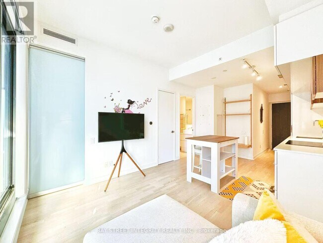Photo - 185 Roehampton Ave Unité 207