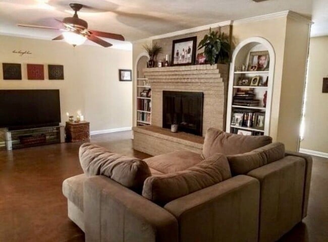 Photo - Beautiful 4 bedroom house!