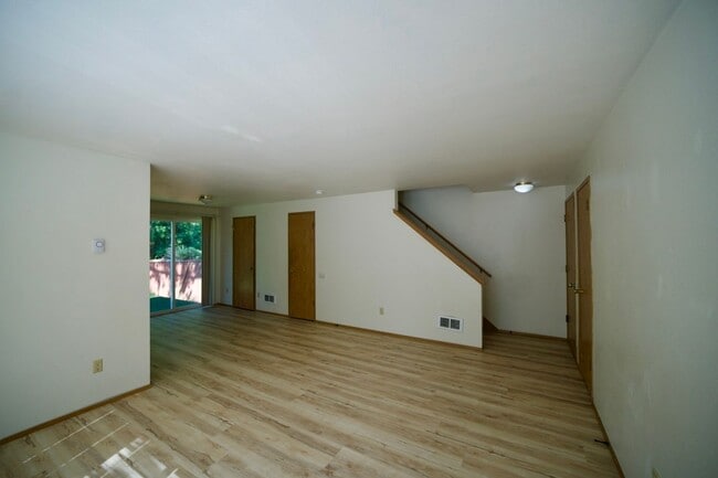 Photo - 5175 Unit A