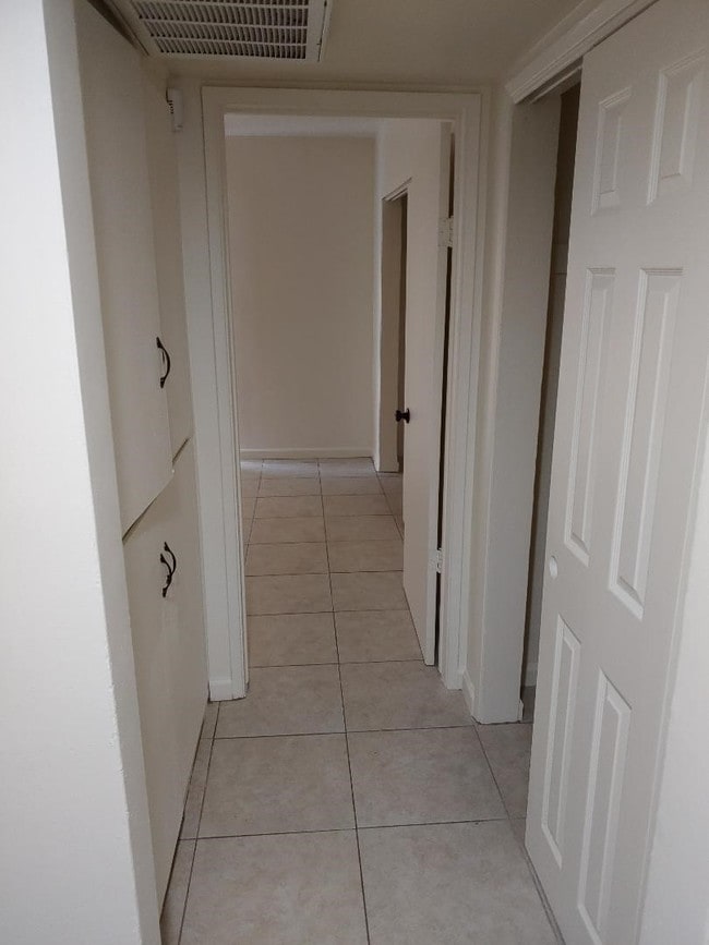 Photo - Las Montanas Apartments