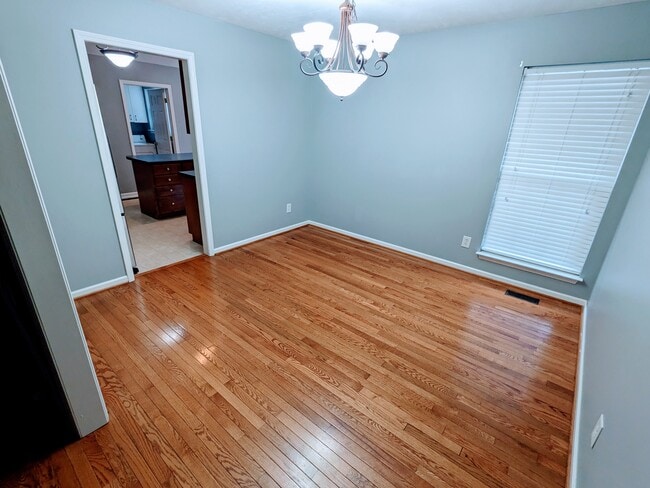 Dining Room - 506 Johnstown Dr