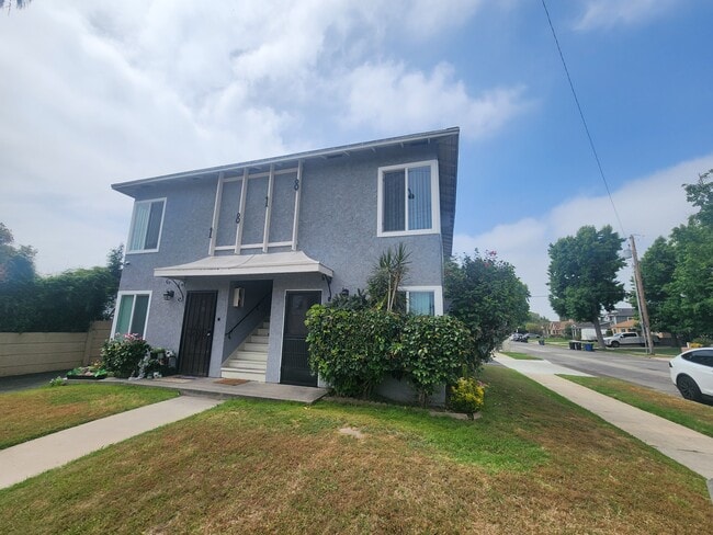 Photo - 1818 W Victory Blvd Unit C