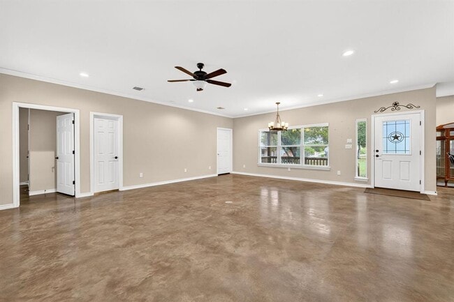 Photo - 606 Rogart Dr