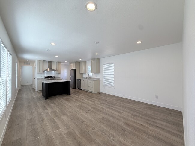 Photo - 2060 N Center St