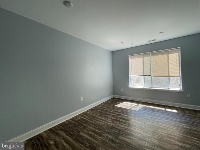 Building Photo - 1257 N Newkirk St Unit B