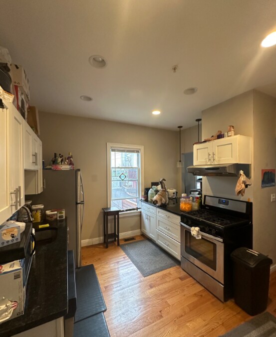 Building Photo - 171 Walnut St Unit 2 Rental