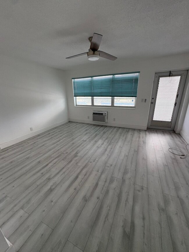 Building Photo - 374 Camden P