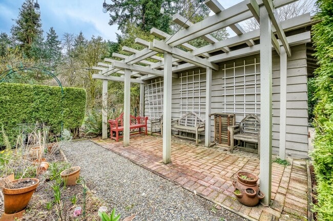 Photo - Montlake/Madison Park Area | Remodeled 3 Bed + Bonus Spaces | Arboretum Access