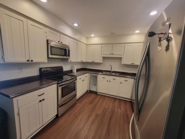 Photo - 4 Bedroom/3 Bath -Great, Layout