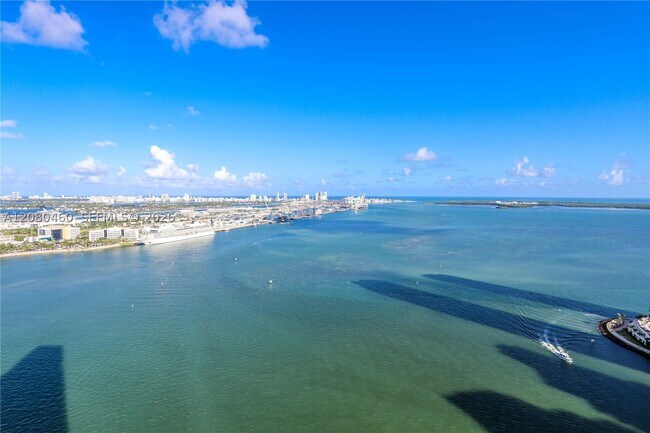Building Photo - 335 S Biscayne Blvd Unit 3709