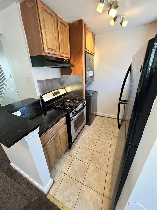 Photo - 6890 Hawthorne St