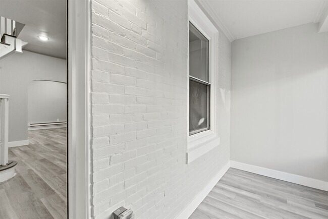 Photo - 662 N Yewdall St