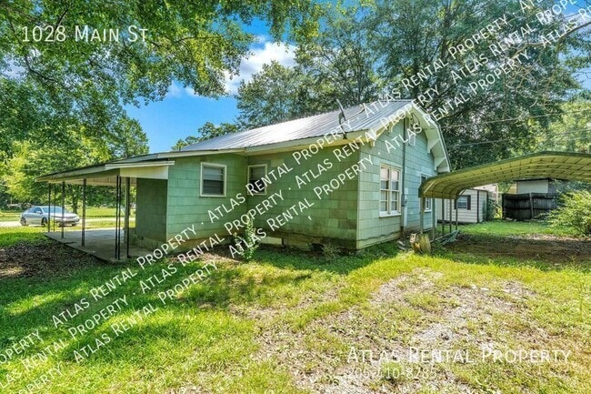 Photo - 1028 Main St