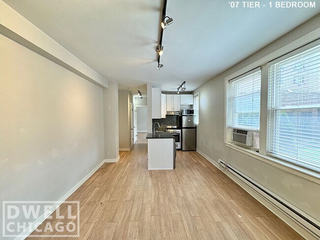 Photo - 541 W Belmont Ave Unit 1