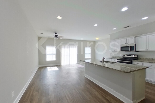 Photo - 106 Regis Way