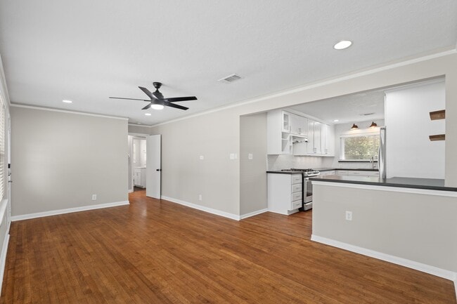 Photo - 2007 Wakefield Dr