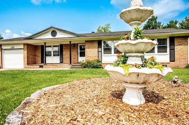 Photo - 204 Wildwood Rd