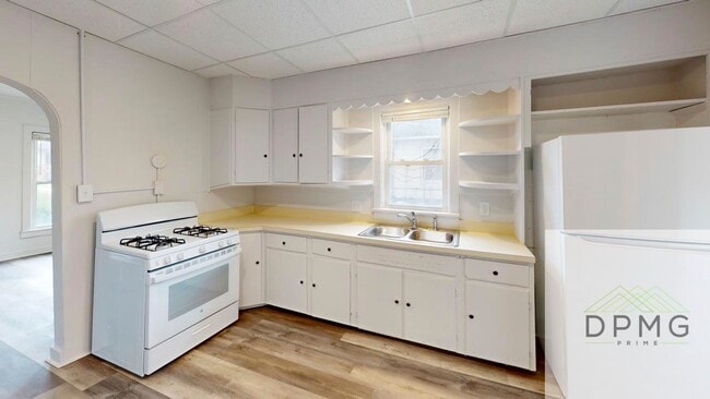 Building Photo - 122 S Hosmer St Unit 1