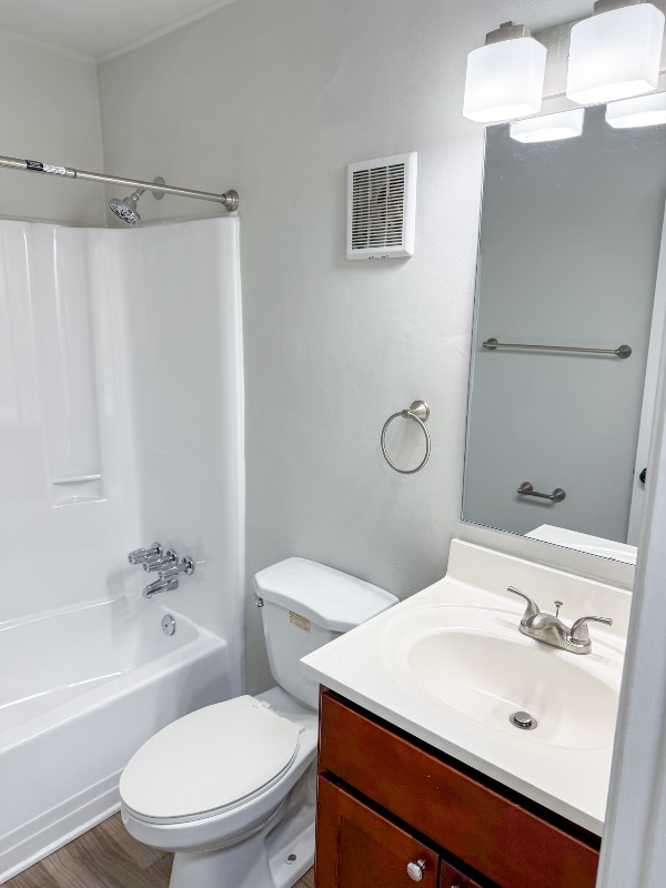 Photo - 717 Guy Ave Unidad B16