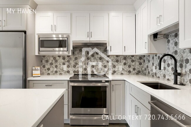 Photo - 1050 Corona St