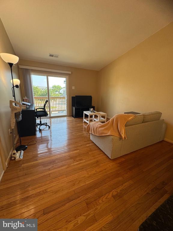 Photo - 8610 Beekman Pl Unit C
