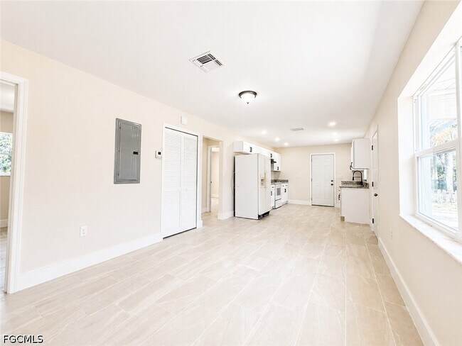 Photo - 4426 Poinsettia St