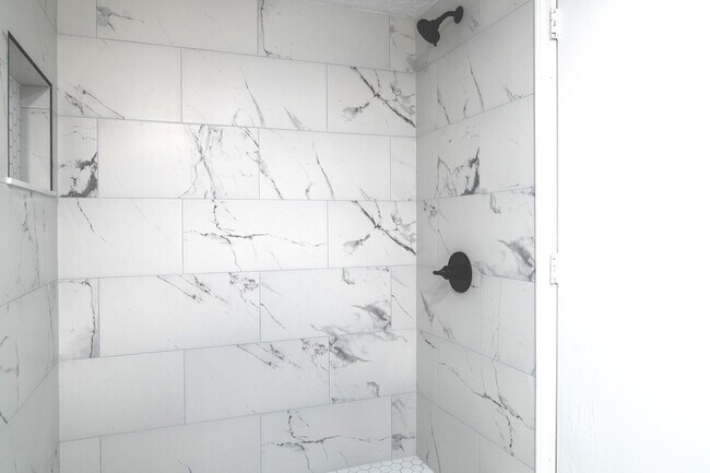 Photo - 5 Stoneland Rd Unidad Garden Apartment