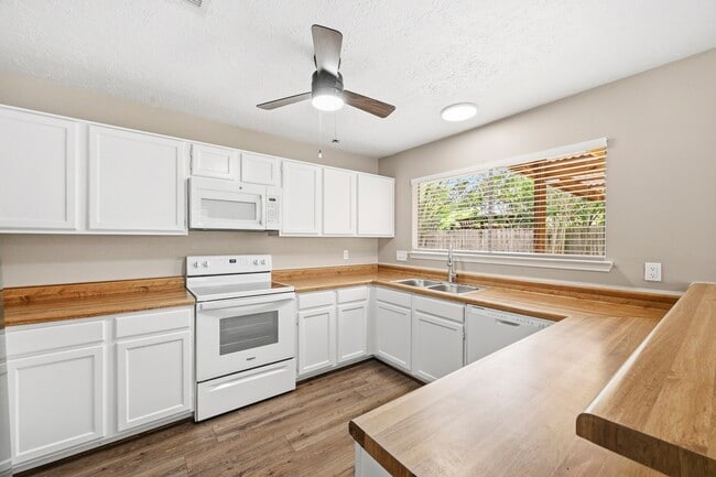 Photo - 5202 Roserock Ln