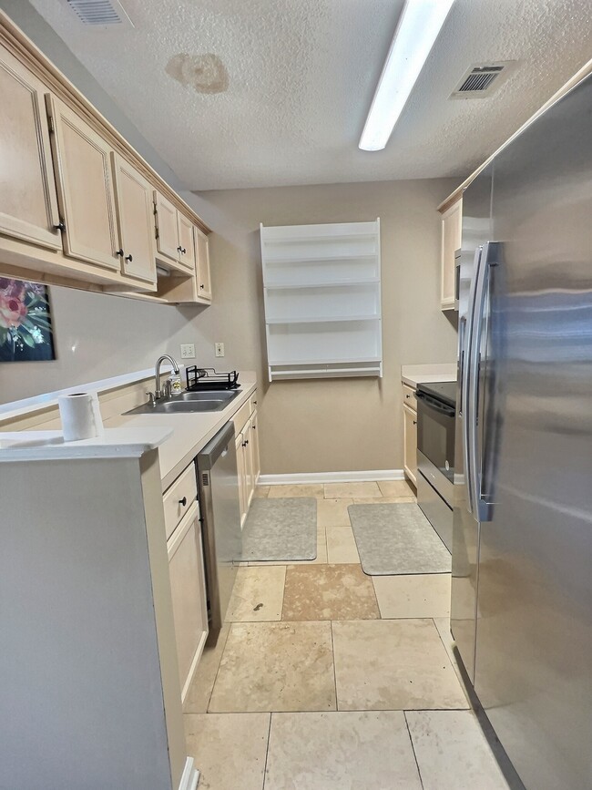 Photo - 390 Bertucci Blvd