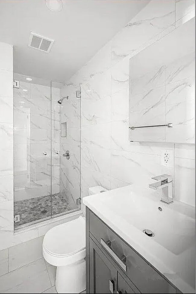 589 E 2nd St Unit 3