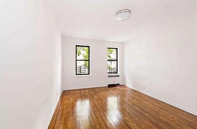 Photo - 2965 Decatur Ave