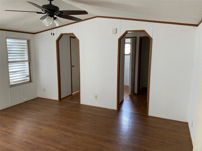 Photo - 16066 N Loop Dr