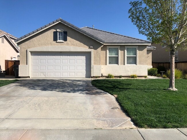 Building Photo - Gorgeous One Story Home built in 2006 with 1654 sq. ft.